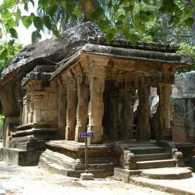 Kurunegala Ridi Vihara2